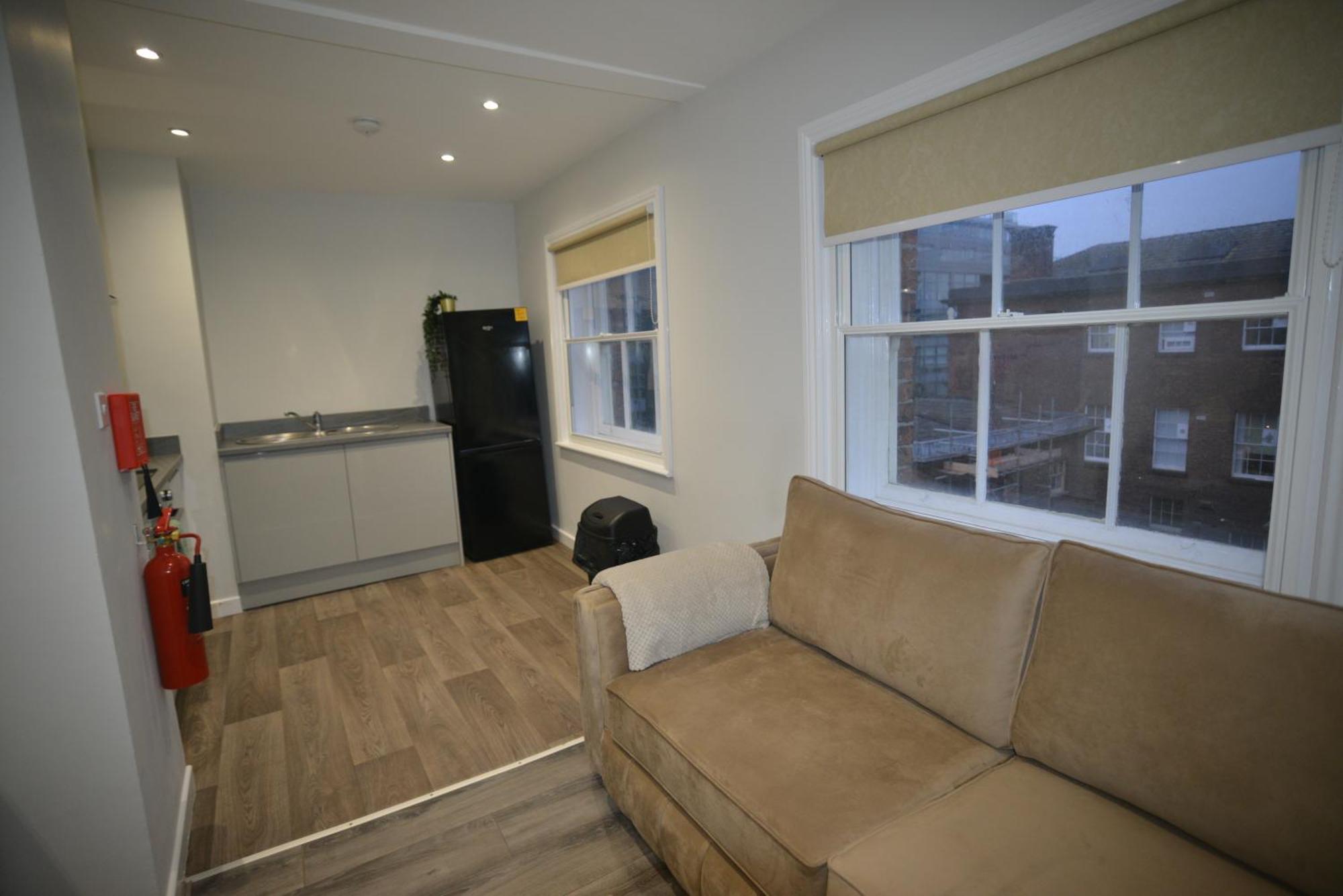Spacious - 1-bed With 2 Sofa Beds, Sleeps 6 - Ideal For Families & Small Groups * Liverpool