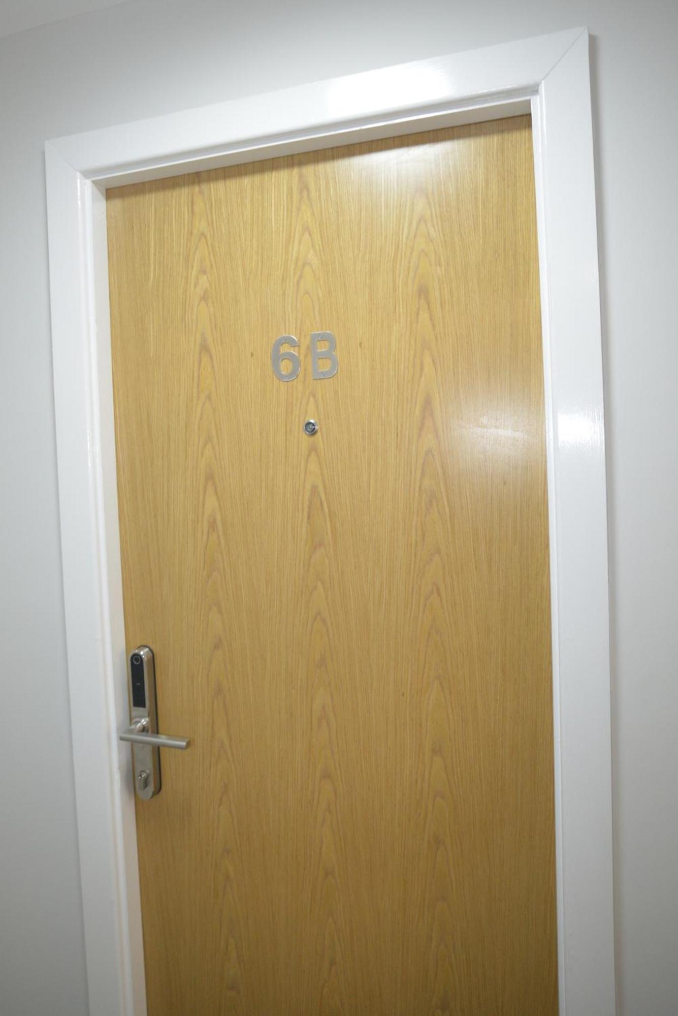 Spacious - 1-bed With 2 Sofa Beds, Sleeps 6 - Ideal For Families & Small Groups